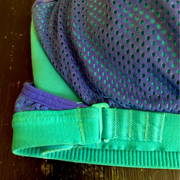 VSX Sports Bra - 34B (Adjustable) - Aqua/Blue - Picture 5 of 6